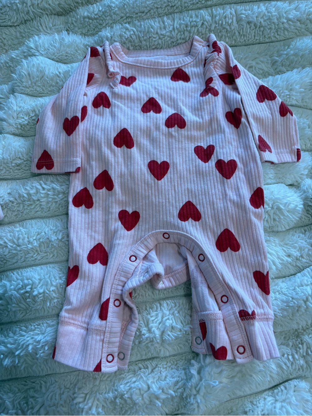 7/$30 Cat & Jack Light Pink Ribbed Romper with Red Heart Pattern